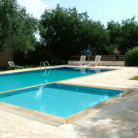 Stefanos Apartment *