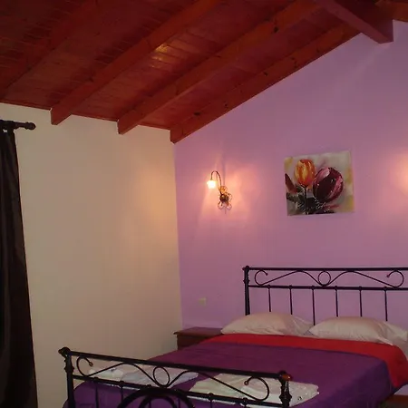 Stefanos Apartment *